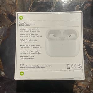 *BEST OFFER* Apple Airpods Gen 2 -White- With Smart Case And Charger!